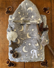 Load image into Gallery viewer, Moon &amp; Stars - Hooded Blanket
